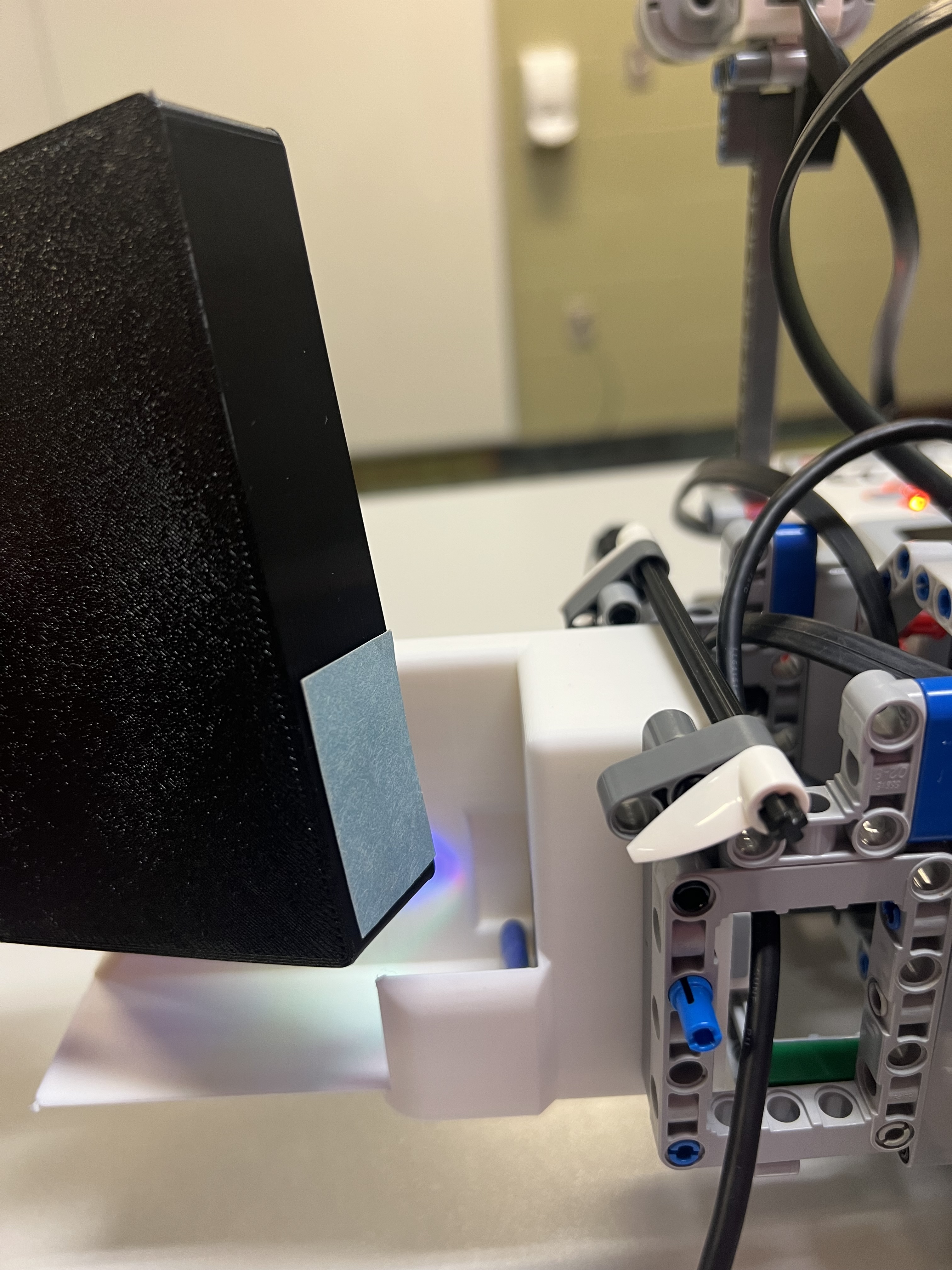 Colour scanning mechanism